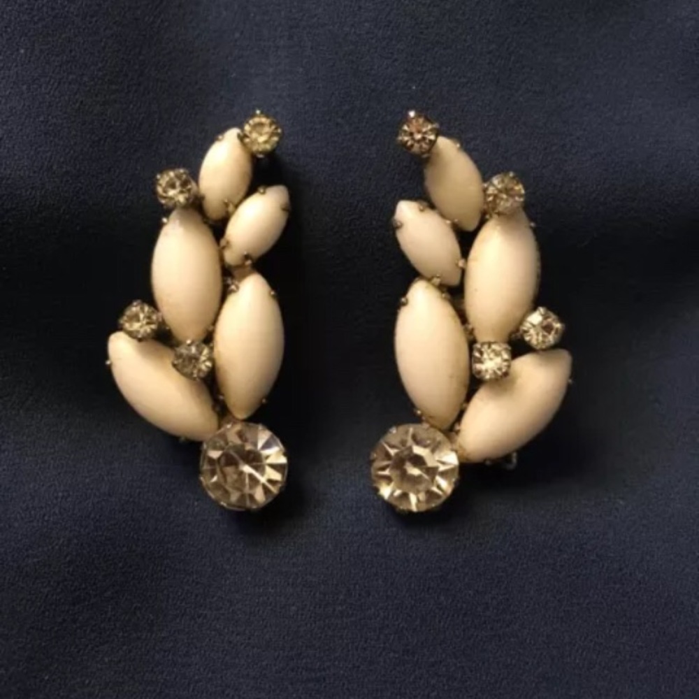 WEISS Glass Cabochon Rh.Plt Earrings Rhinestones